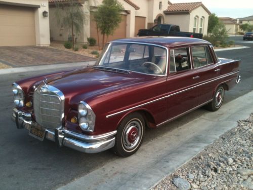 Clasic mercedes benz 1966 230 s red restored mint codition, collectible car