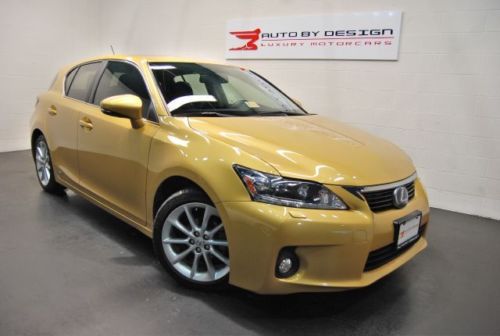 1-owner clean carfax 2011 lexus ct 200h premium, fully optioned, fully serviced!