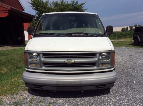 Low mile 2001 chevrolet express commercial van. non smoker, woman owner.