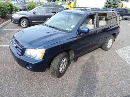 2003 toyota highlander, no reserve, one owner, looks and runs fine.
