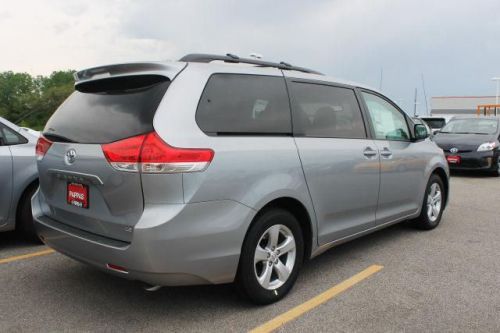 2014 toyota sienna le