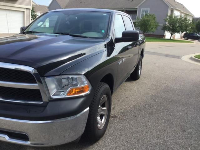 Ram: 1500 st crew cab pickup 4-door