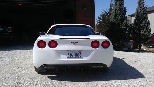 2006 chevrolet corvette coupe white with red leather interior 9,000 miles