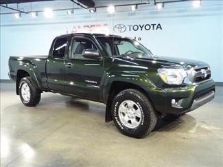 2013 green sr5!4wd back up cam low miles!! like new