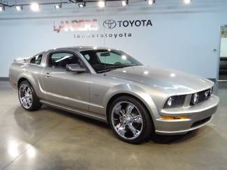 2008 silver gt deluxe mustang! sporty