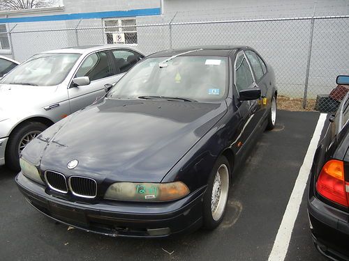 2000 bmw 528i  running parts car.  look no reserve