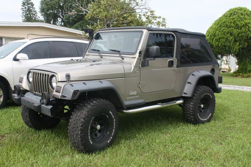 2006 jeep wrangler unlimited- limited production!!your looking at a 2006 jeep wr