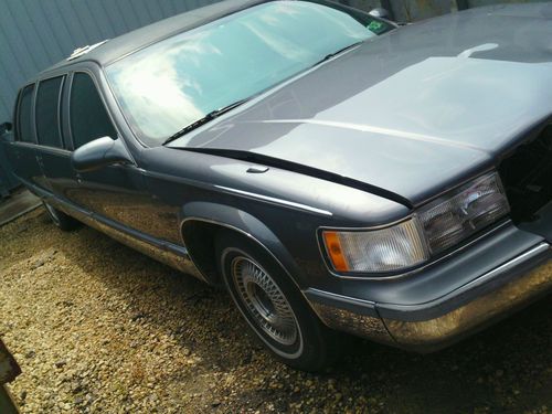 1996 fleetwood rwd stretch limo  45thousand miles