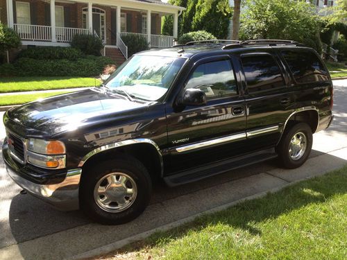 Gmc yukon slt- excellent condition- leather and 3rd row!!