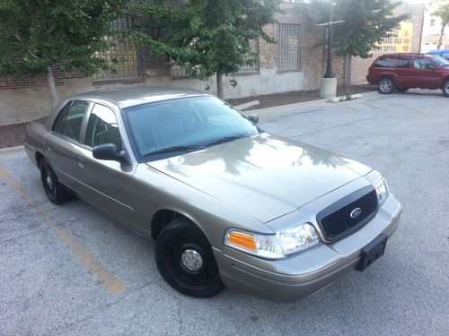 2005 ford crown victoria police intercptor ,carpet,1owner, low 54k miles,waranty