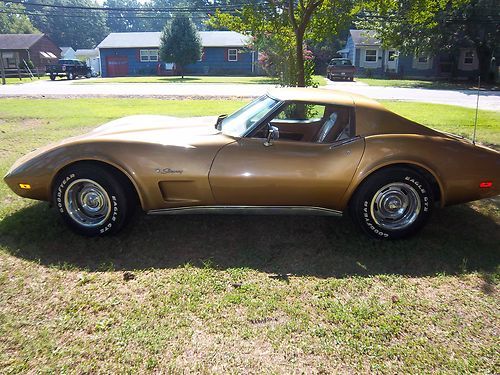 1974 corvette stingray t-tops gold borg warner astro ventalation hooker headers