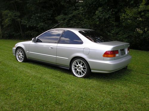 Find Used 1998 Honda Civic Ex Coupe 2 Door 1 6l In Philippi