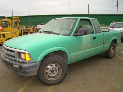 1997 chevrolet s10 pickup ls ext. cab 4wd