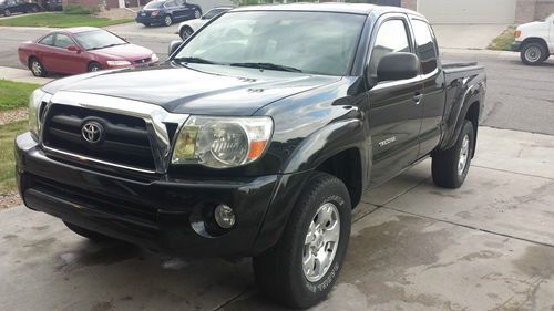 2005 toyota tacoma access cab trd offroad 4.0 v6 4x4 only 60k miles! no reserve