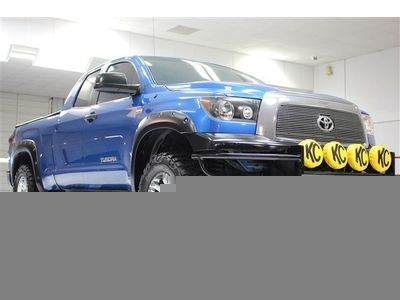 Sr5, double cab, 4.7l engine, keyless entry, tailgate cover, tow hitch