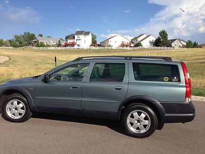 2003 volvo xc70 awd blue save $$$$ ready for snow