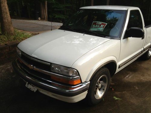1999 chev s10 ls white clean new tires