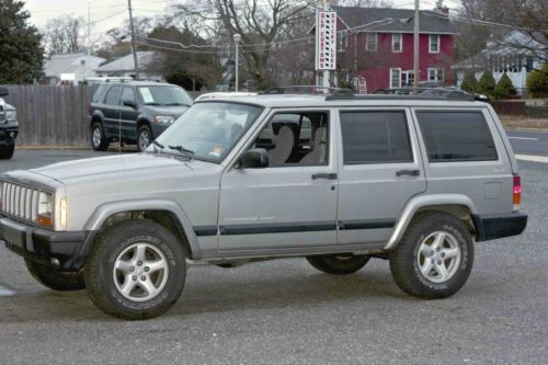 2001 jeep cherokee sport/classic 4x4 xj 4.0   box style jeep **no reserve**