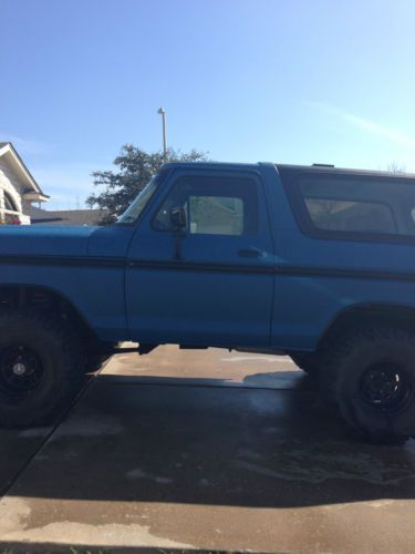 1979 ford bronco rhino lined in and out on 35&#039; boggers mud truck