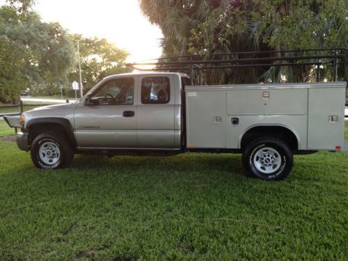 2006 gmc 4 dr 4x4 extended cab heavy duty utility truck
