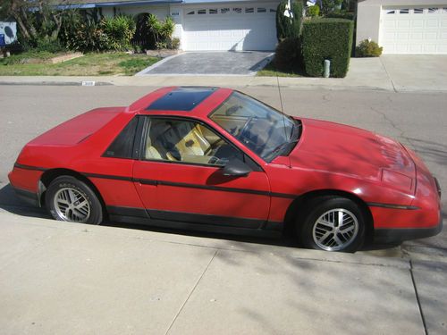 1986 pontiac fiero se coupe 2-door 2.8l v6