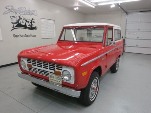 As nice and original a 1974 ford bronco 4x4 you will find !!
