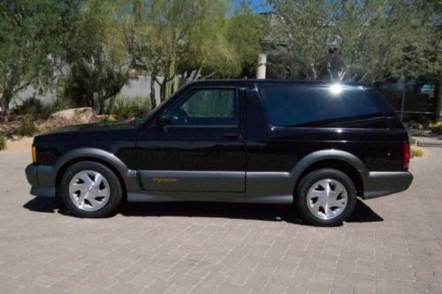1993 gmc typhoon, 20,700 mile rare color combo, 1 0f 98 this color