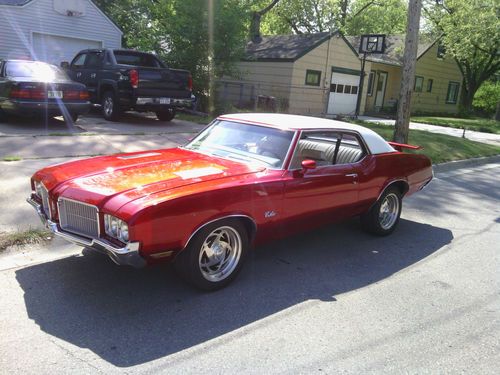 1971 cutlass supreme,oldsmobile, 2 door, classic car, candy apple red,muscle car