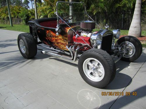 1923 ford t bucket  with custome flames and graphics