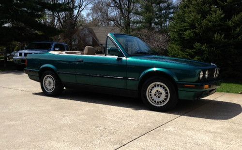 Beautiful nautical green 1992 bmw e30 318i convertible: only 104k orig miles!