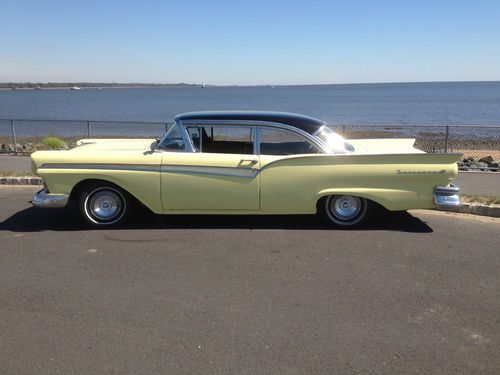 1957 ford fairlane 500