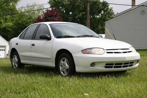 2004 chevrolet cavalier - low miles-clean-in house lease/finance
