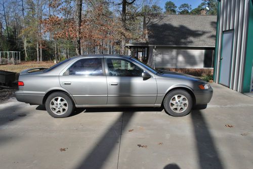 1998 toyota camry le sedan 4-door 3.0l