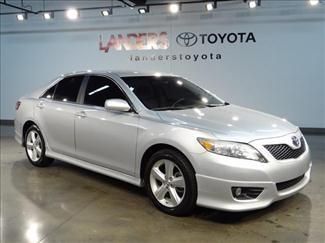 2010 silver camry se! cloth seats low miles great condition!!