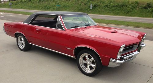 Real 1965 pontiac gto 2 door hardtop fully restored red with black top