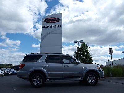 2005 suv 4x4 grey leather roof third row, clean carfax 4.7l v8 automatic