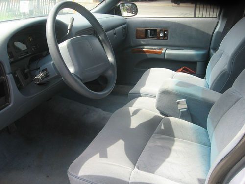 1995 Chevrolet Caprice Classic *25,000 Original Miles*, image 2