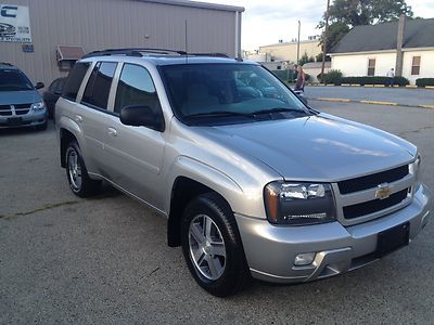 2007 chevrolet trailblazer 4 wheel drive 2 owner drives excellent low miles