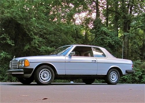 1982 mercedes w123c 300cd  fresh paint  rust free  cold ac  59 pics  no reserve