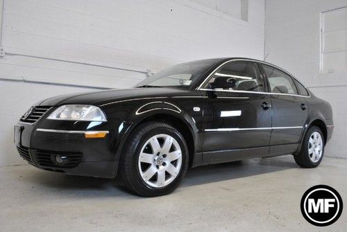 All wheel drive 4-motion leather moonroof v6 loaded homelink cd low miles vw