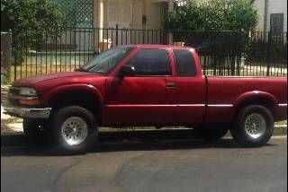 S10 clean automatic pick up truck for sale