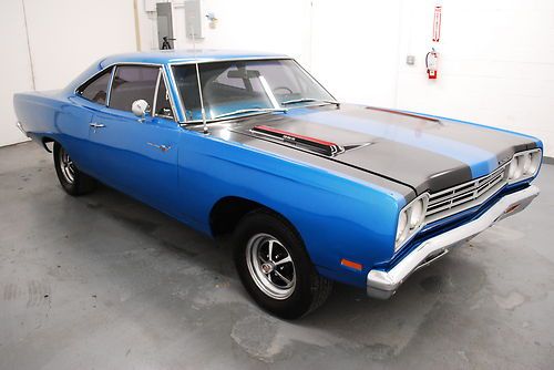 1969 plymouth road runner 383 4spd manualtrans all matching numbers b5 blue nice