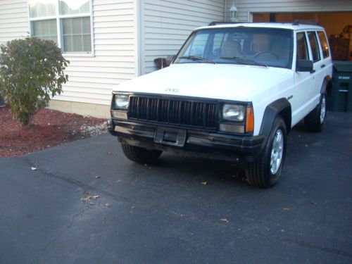 Jeep Cherokee Gas Mileage >> Sell used 1995 Jeep Cherokee SE Sport Utility 4-Door 4.0L ... Jeep Cherokee Gas Mileage >> Sell used 1995 Jeep Cherokee SE Sport Utility 4-Door 4.0L ...
