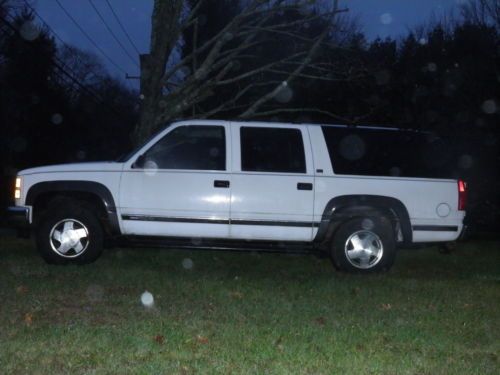 Sell used 1996 GMC Suburban in Coventry, Connecticut, United States