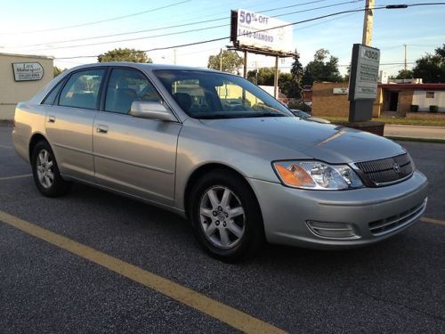 2002 toyota avalon xle, 4door ,leather , low miles 43k, looks and runs great !!