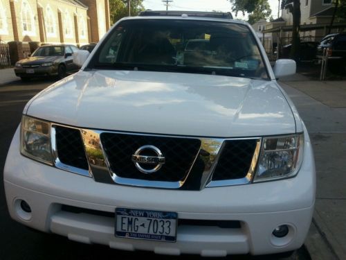 2006 nissan pathfinder le sport utility 4-door 4.0l absolutely gorgeous &amp;cool