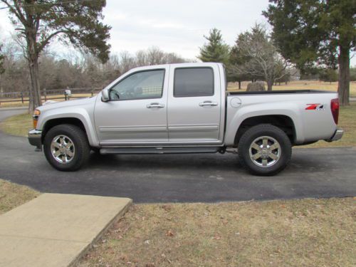 3,886 miles on loaded quad cab 2011 colorado 4 wheel drive- all power -