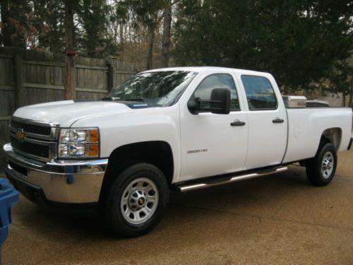2013 chevy silverado 3500 crew cab-wt-3100 miles-very nice truck-one owner