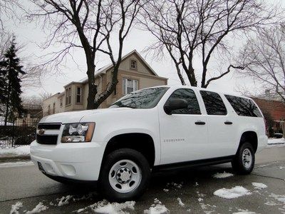 2007 suburban 2500 4wd, 6.0l v8, white, low miles, 9 pass, cloth, clean, nice!