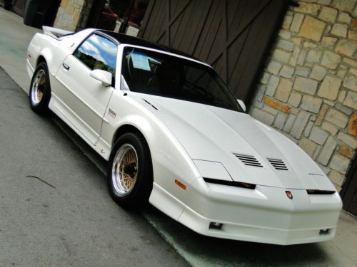 Turbo trans am, beautiful condition, only 31k miles, pace car, t-tops, gta